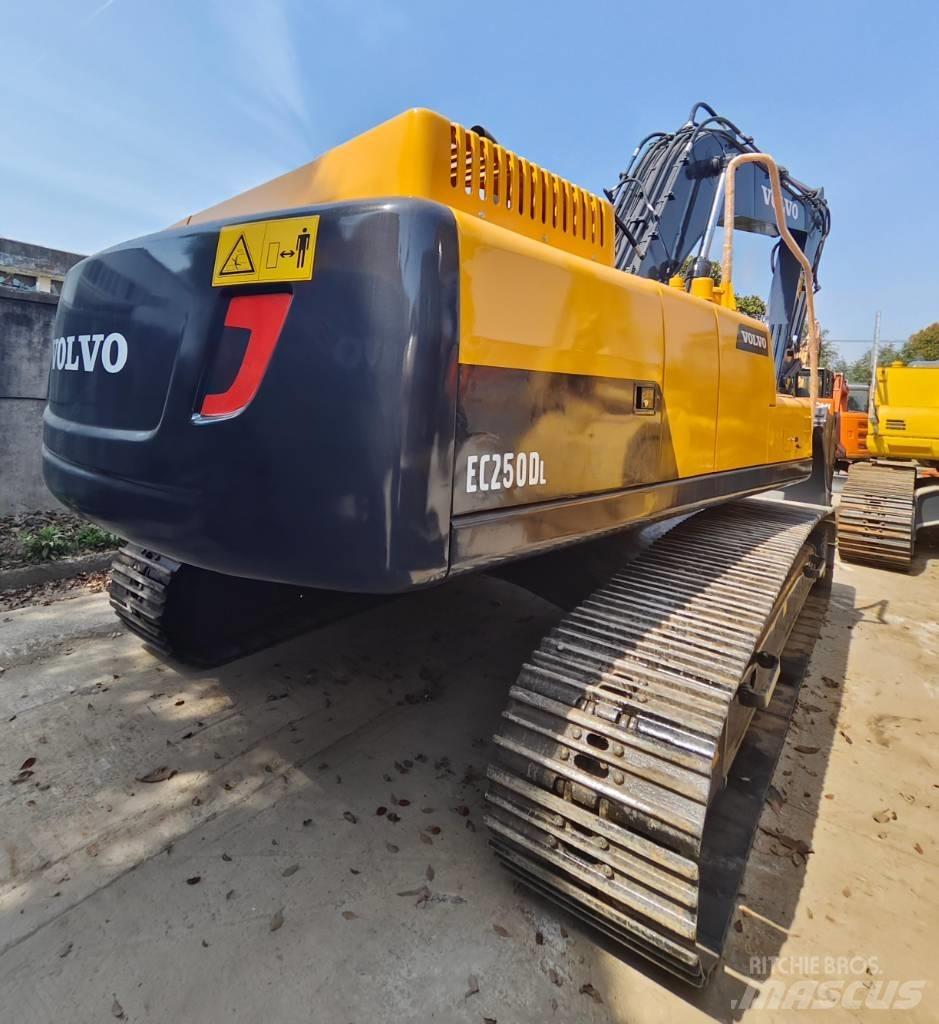 Volvo EC 250 D L Гусеничні екскаватори