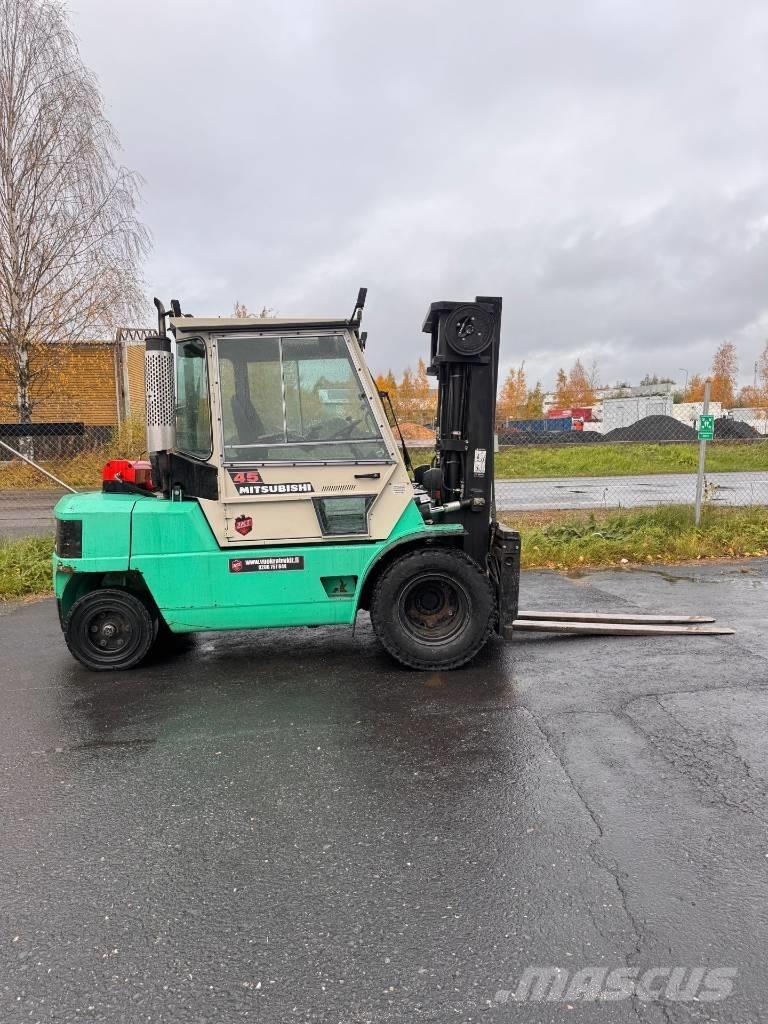 Mitsubishi FD 45 Дизельні навантажувачі