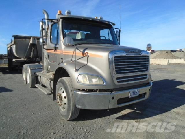Freightliner M2 112 Тягачі