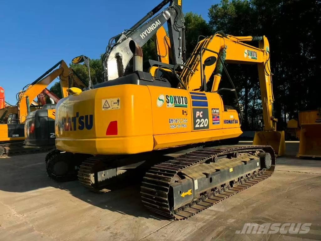 Komatsu PC 220-8 Гусеничні екскаватори