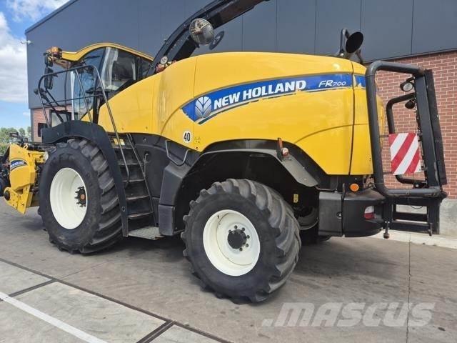 New Holland FR700 Кормозбиральні комбайни