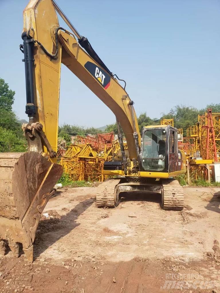 CAT 320 D Гусеничні екскаватори