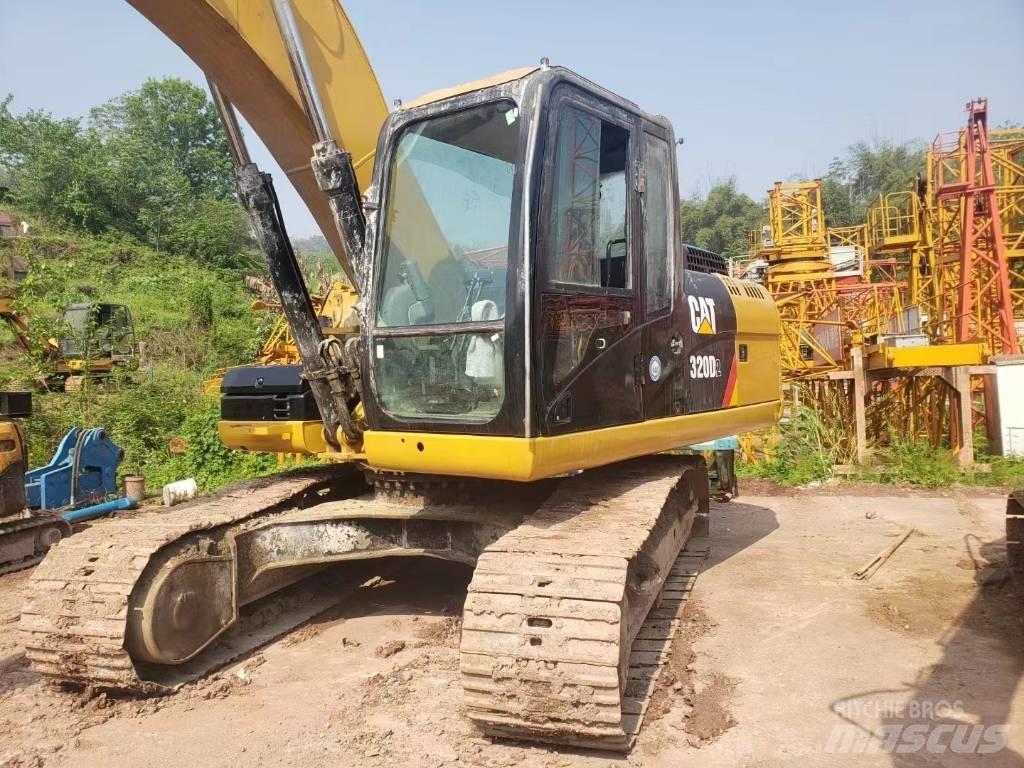 CAT 320 D Гусеничні екскаватори