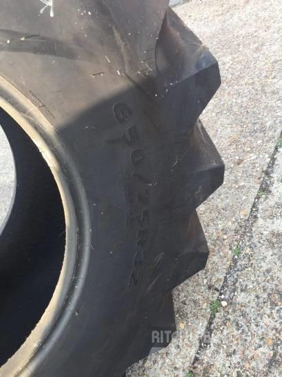 Goodyear 650/75R32 Шини