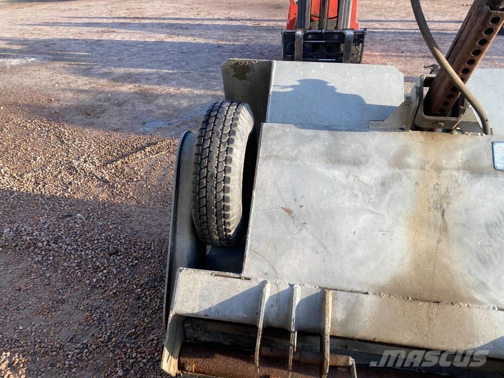 Fjärås 600/1350 Піскорозкидувачі