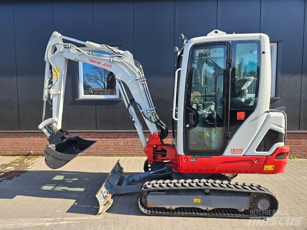Takeuchi TB 225 Міні-екскаватори < 7т