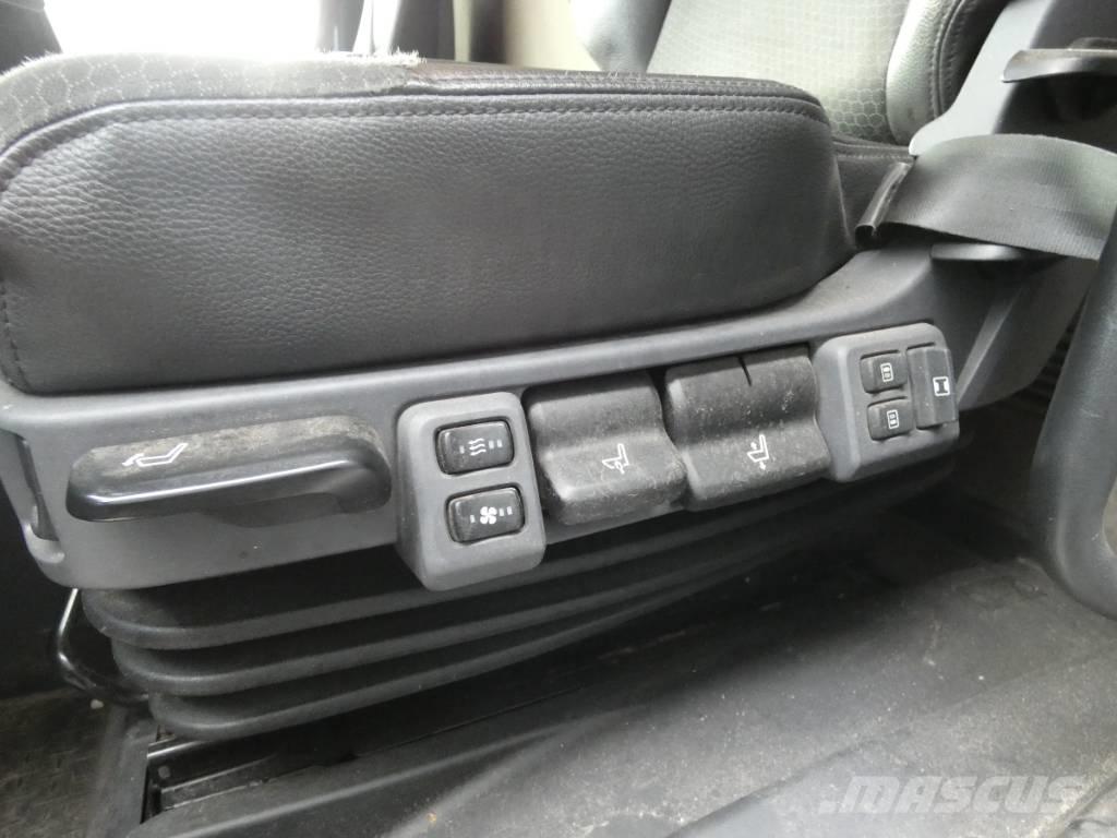 Scania P 250 Вантажівки-платформи/бокове розвантаження