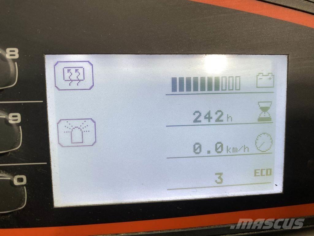 Linde W08 Тягачі