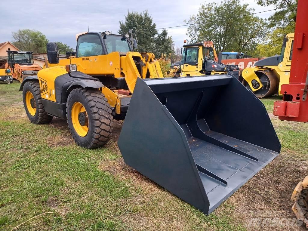 JCB 541-70 Телескопічний навантажувач