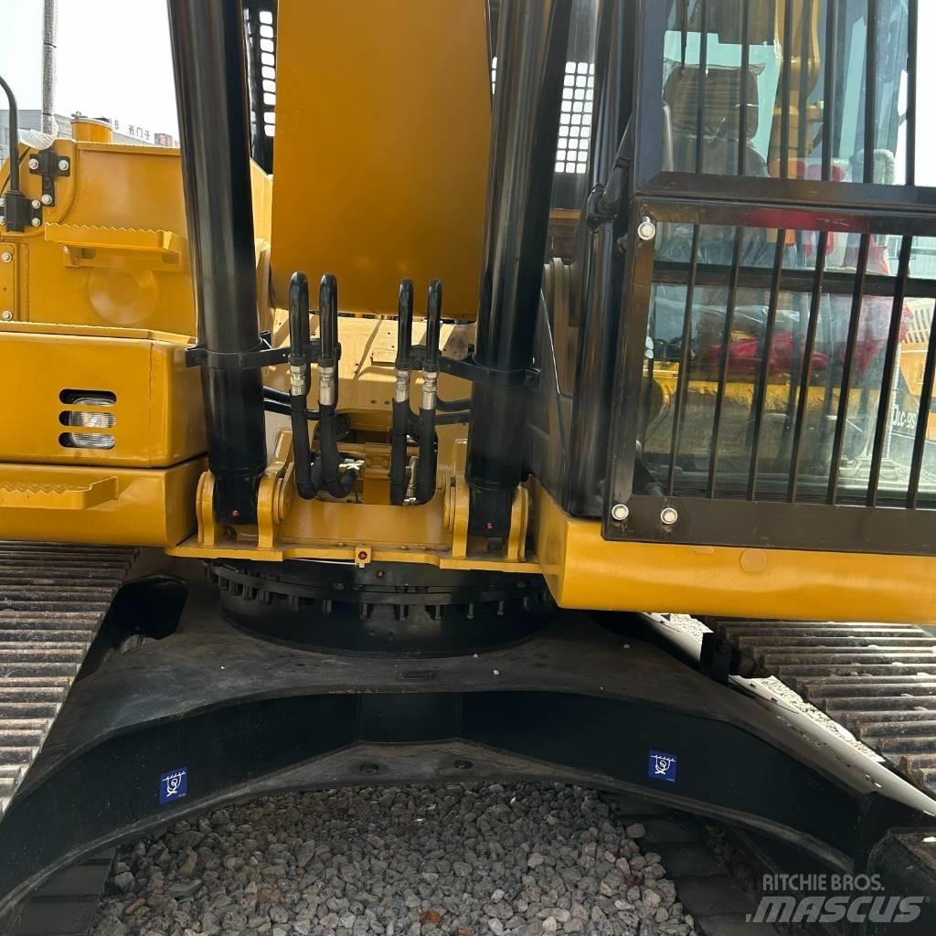 CAT 320 D Гусеничні екскаватори