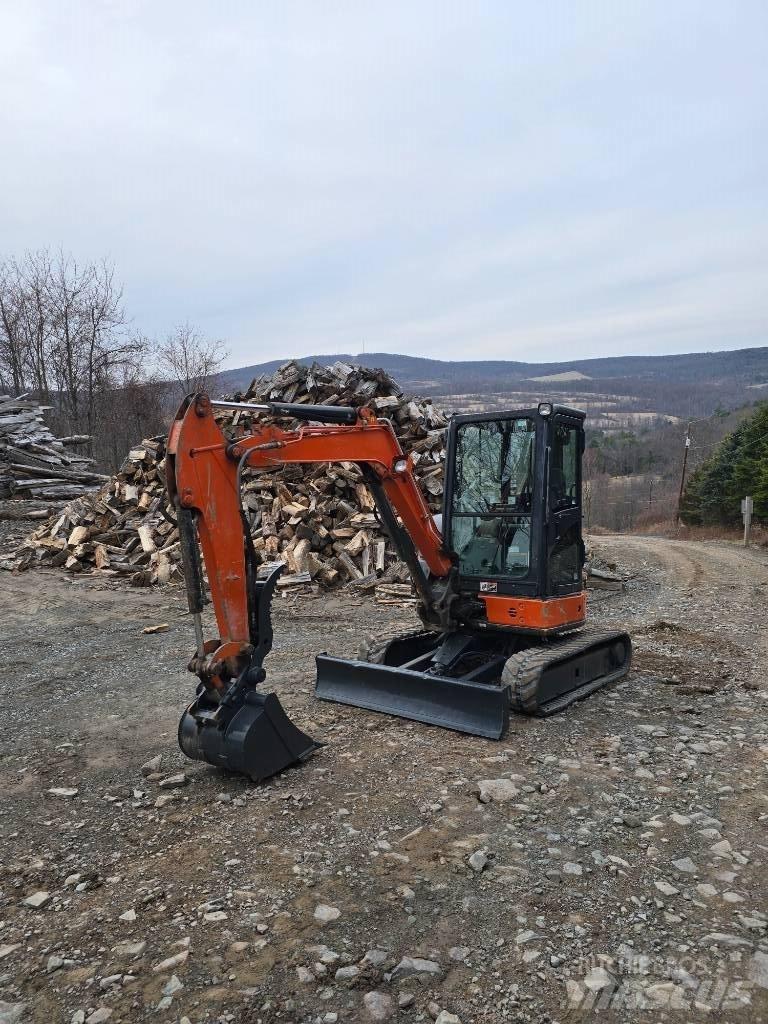 Hitachi ZX35 Міні-екскаватори < 7т