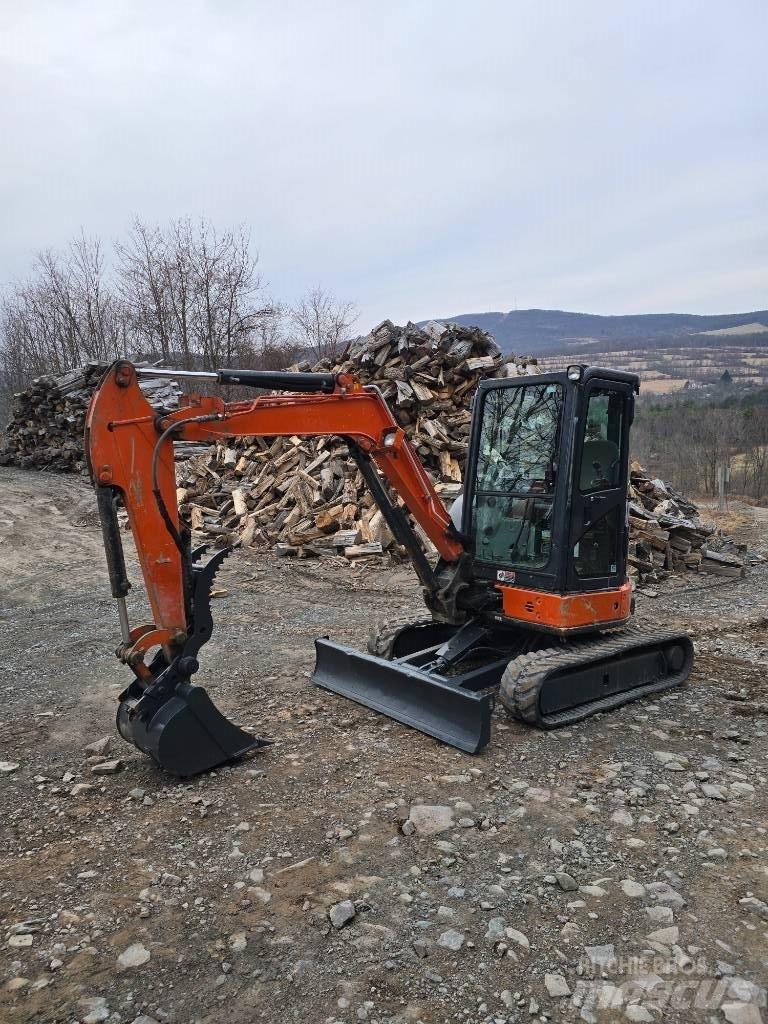 Hitachi ZX35 Міні-екскаватори < 7т