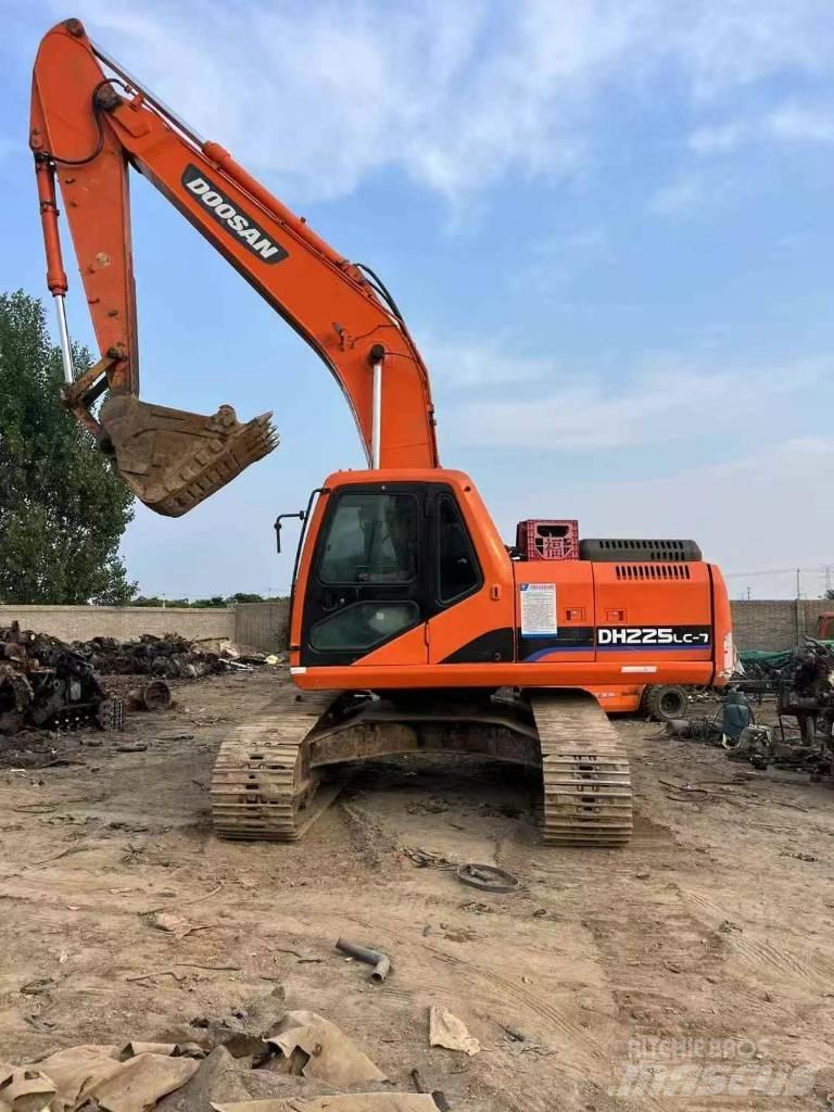 Doosan DH 225 LC-7 Гусеничні екскаватори
