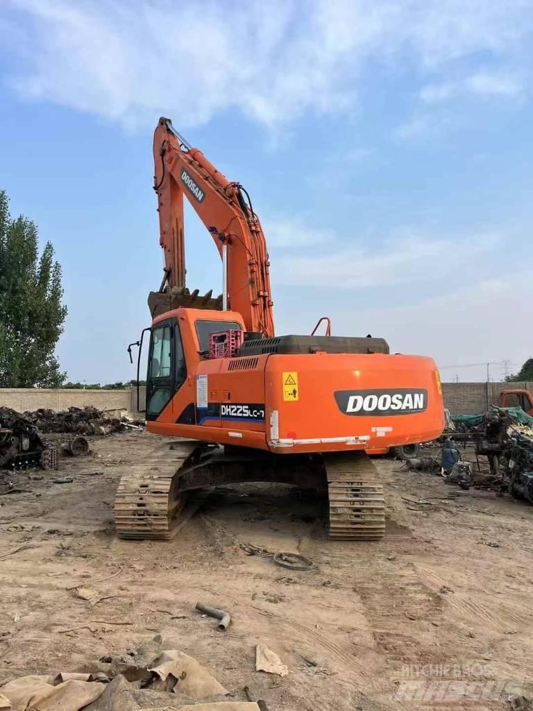 Doosan DH 225 LC-7 Гусеничні екскаватори