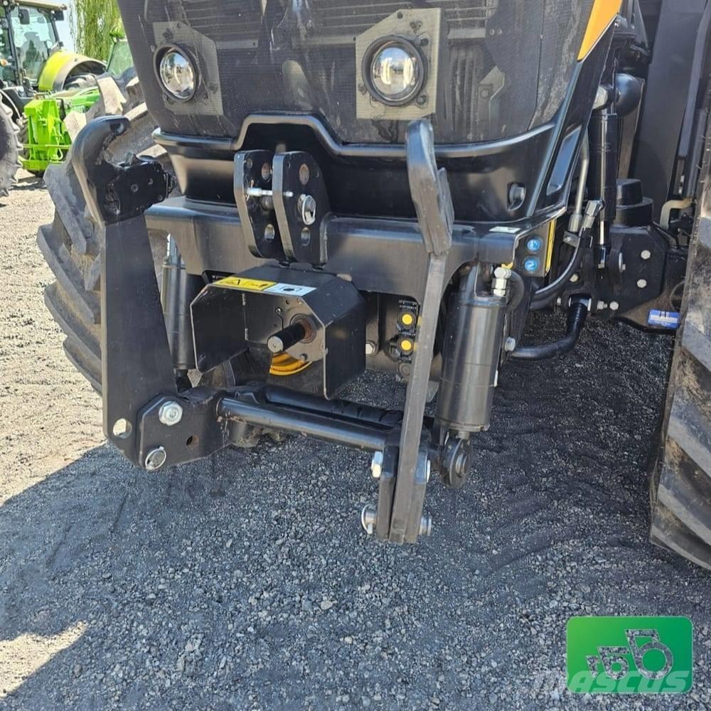 JCB FASTRAC 8330 Трактори