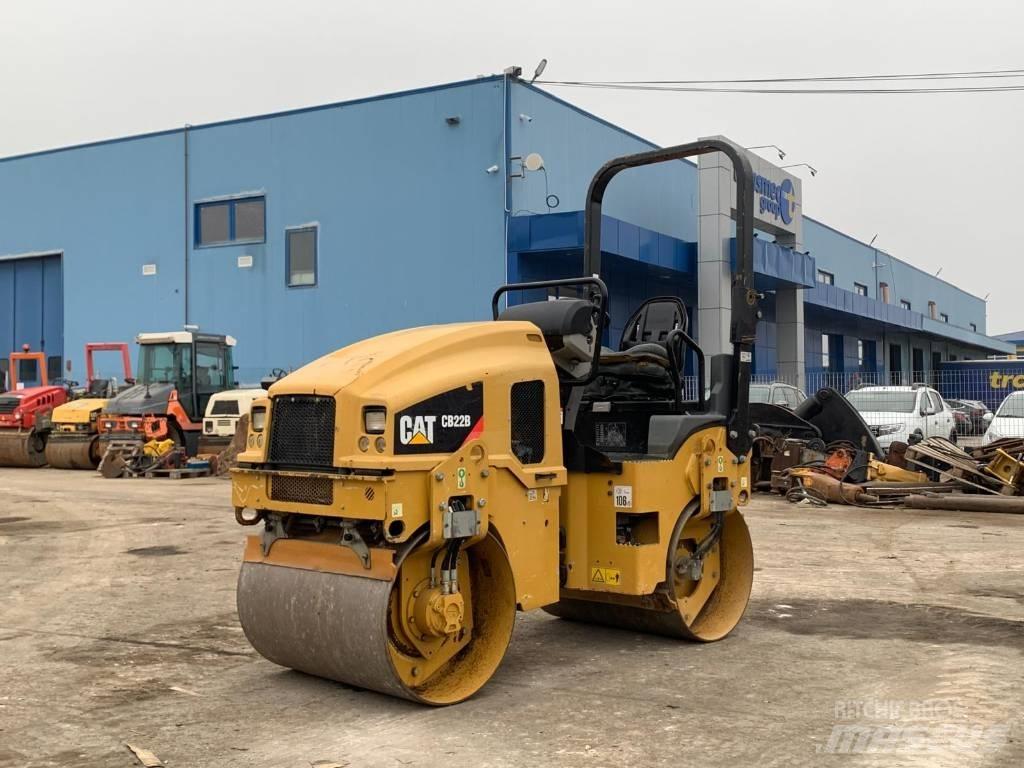 CAT CB 22B Котки тротуарні