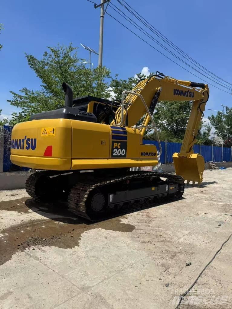 Komatsu PC 200 8N Гусеничні екскаватори