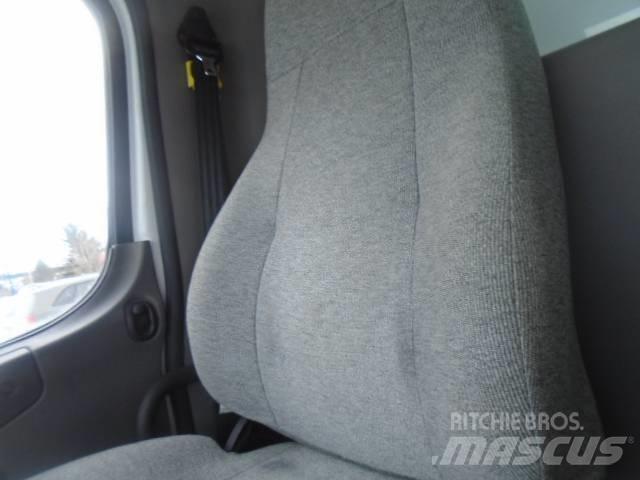Freightliner M 106 Фургони