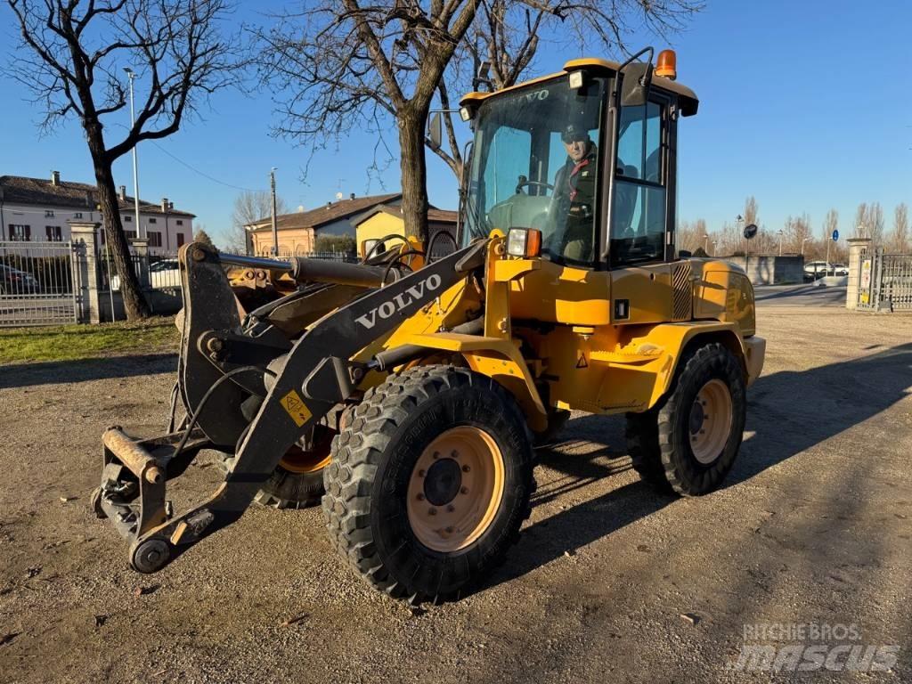 Volvo L 30 G Фронтальні навантажувачі