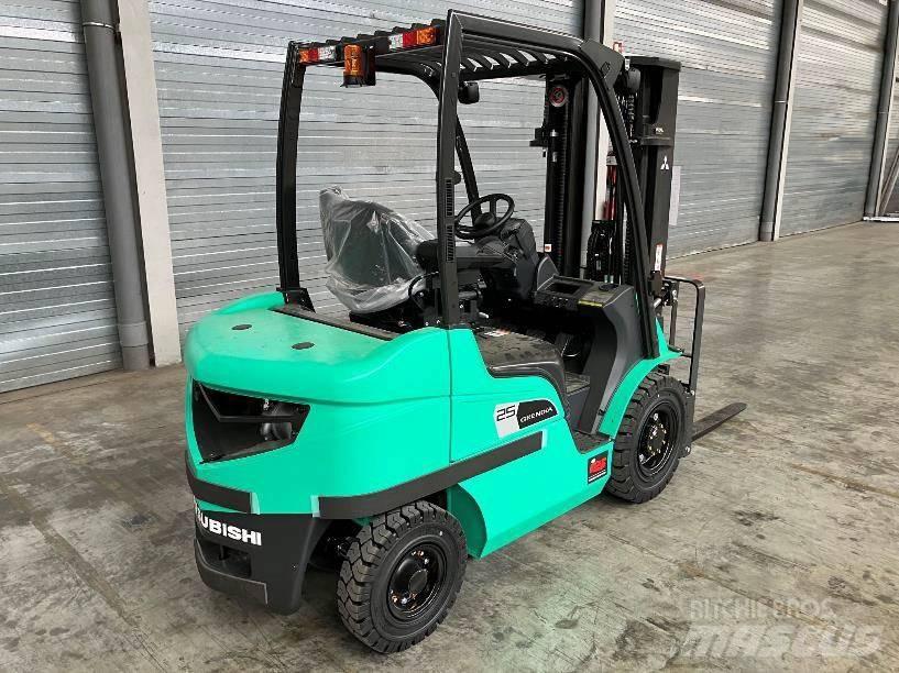 Mitsubishi FD25N3 Газові навантажувачі