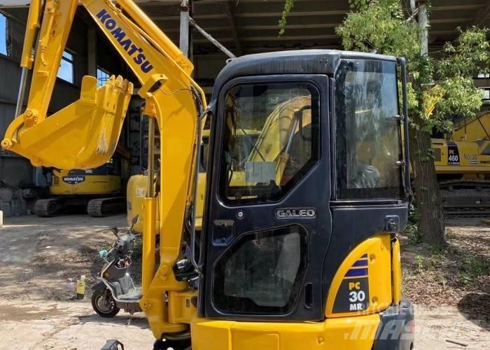 Komatsu PC30 Гусеничні екскаватори