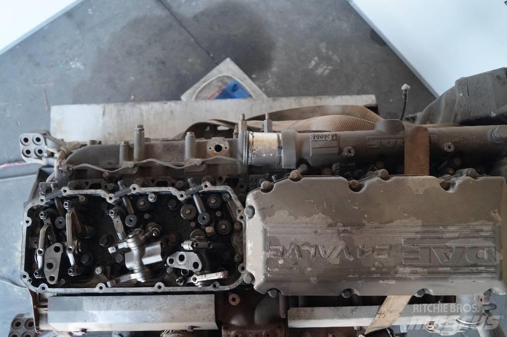 DAF XE315C1 Двигуни