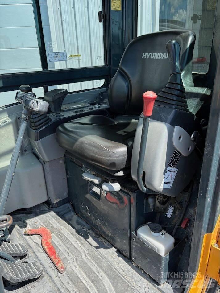 Hyundai R25Z-9 AK Міні-екскаватори < 7т