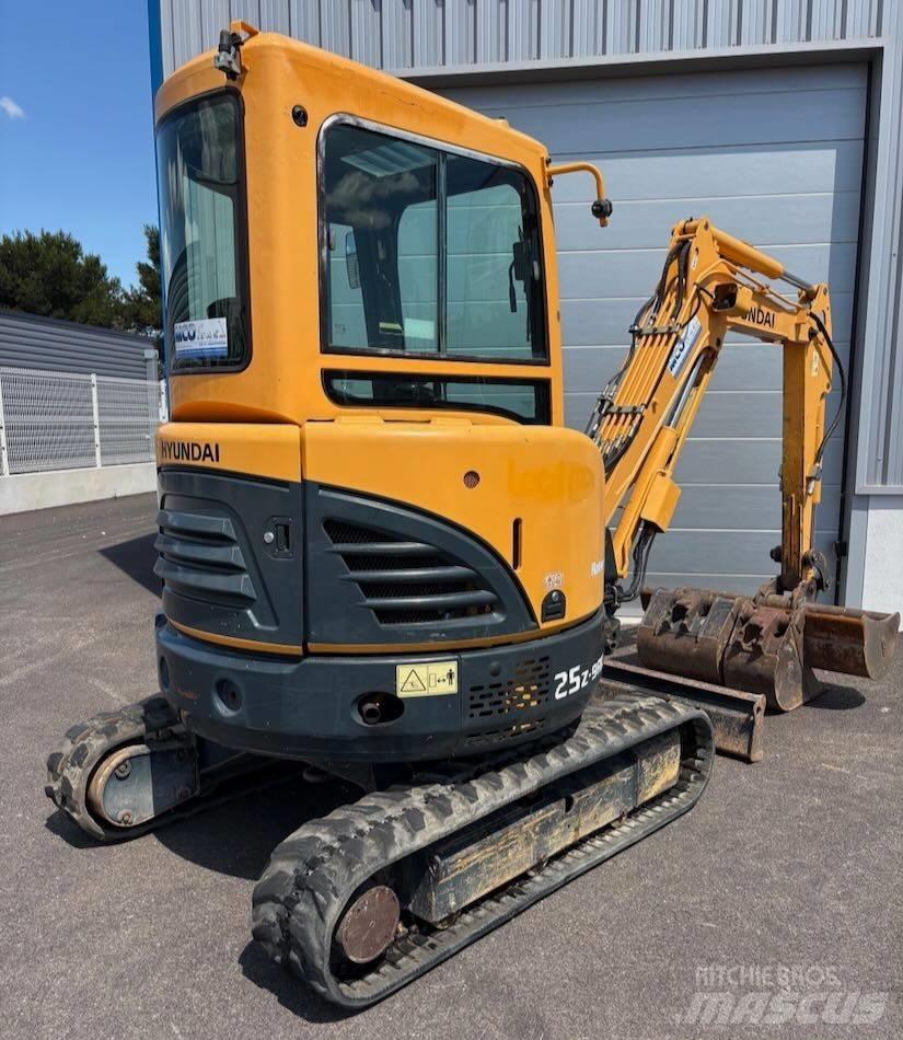 Hyundai R25Z-9 AK Міні-екскаватори < 7т
