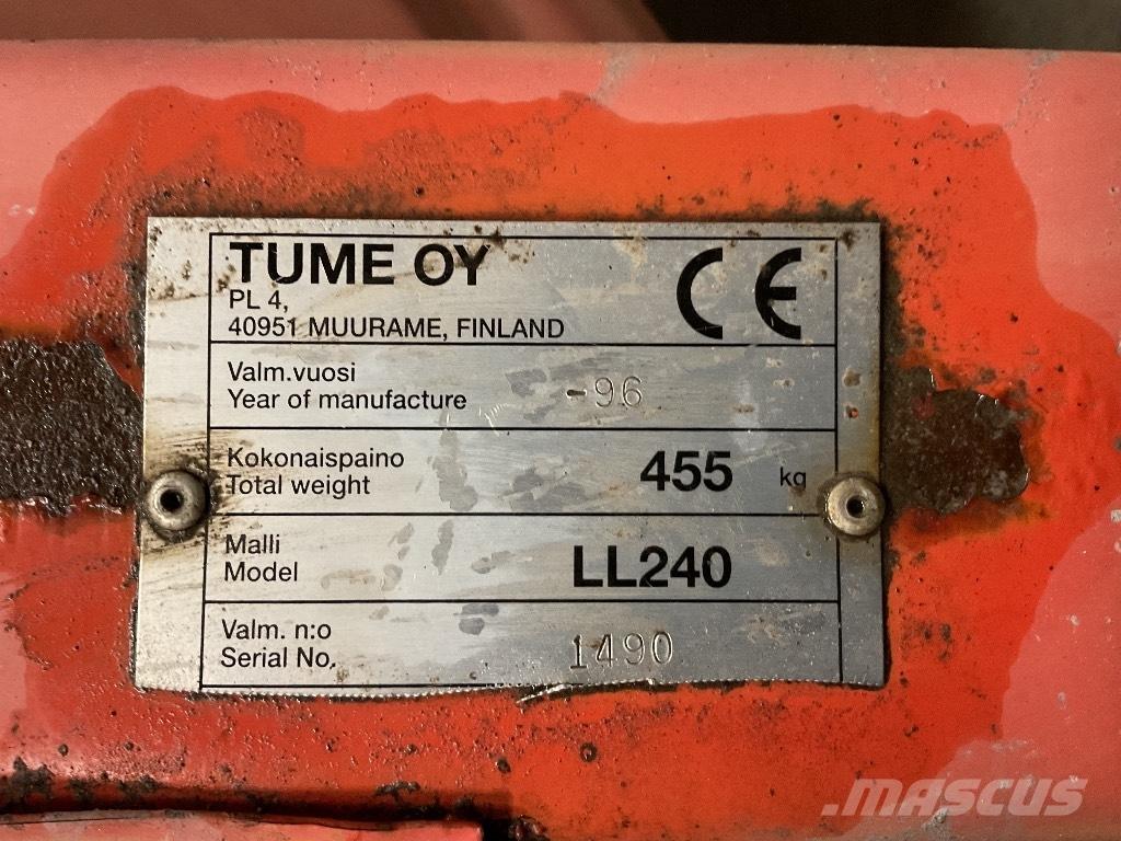 Esko 240 Снігомітли