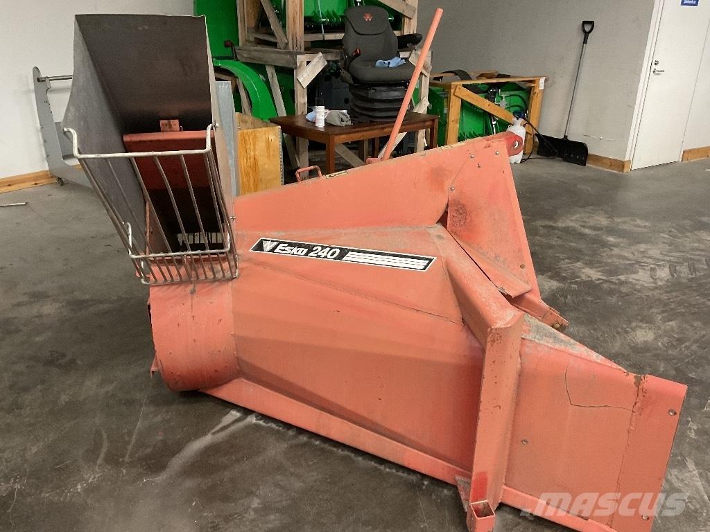 Esko 240 Снігомітли
