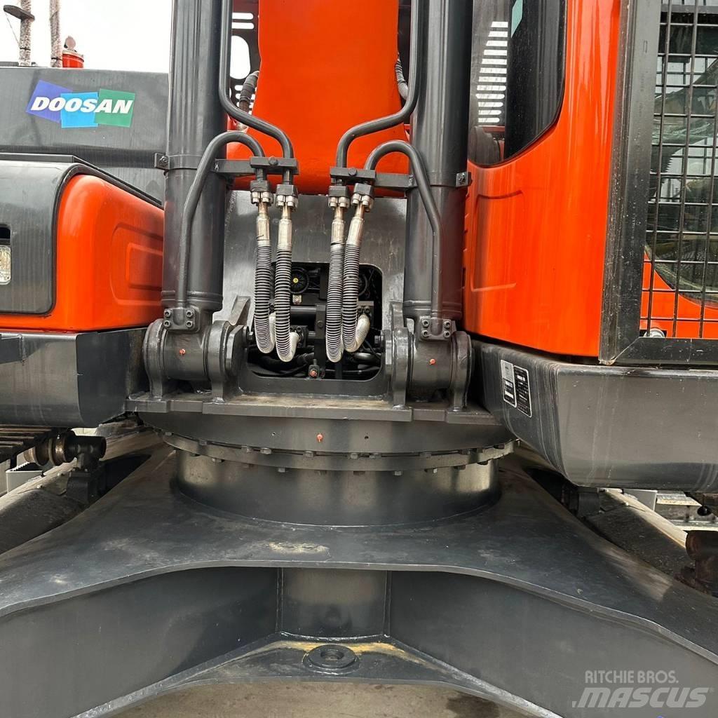 Doosan DX225LC-9C Гусеничні екскаватори