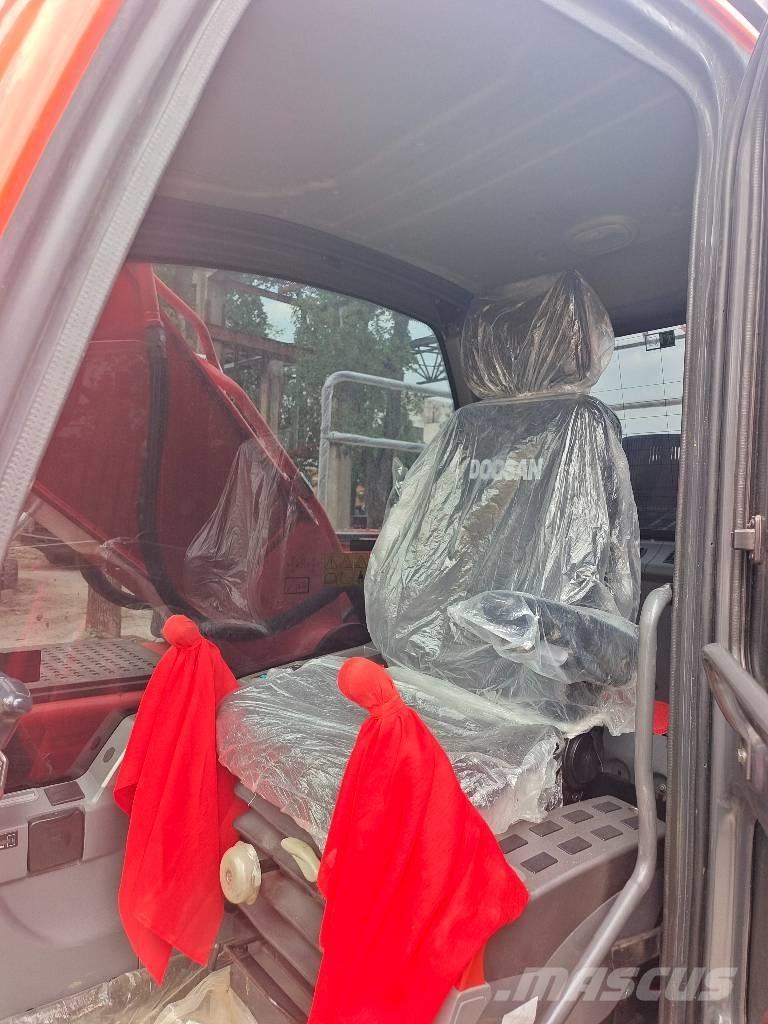 Doosan DX 225 Гусеничні екскаватори