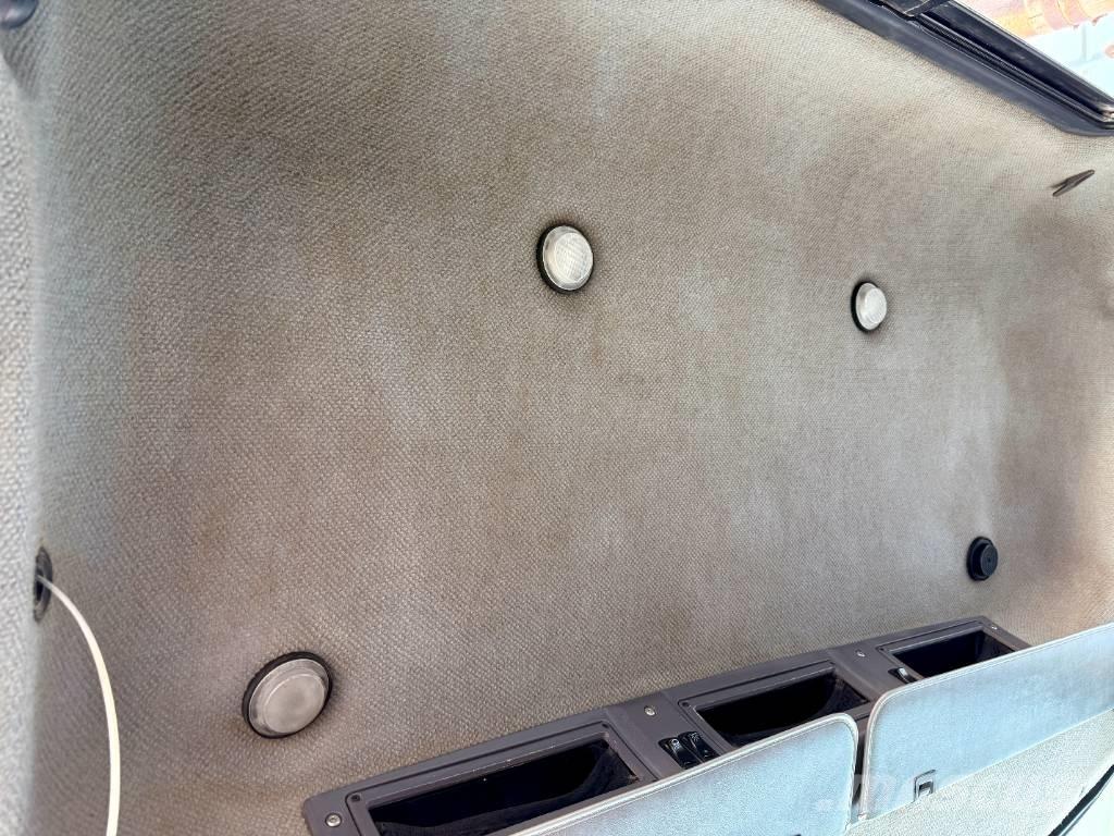 Mack CHU 613 Тягачі