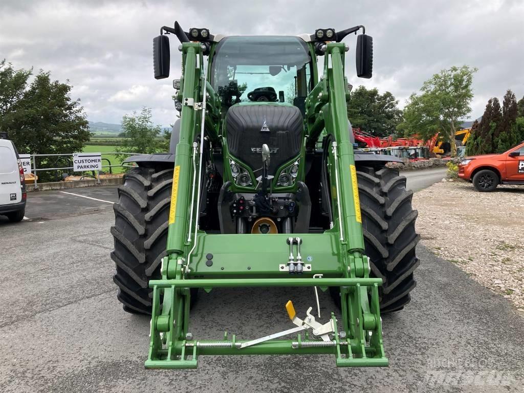 Fendt 724 Profi Plus Трактори