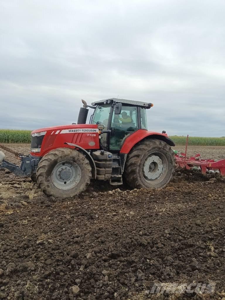 Massey Ferguson 7726 Трактори