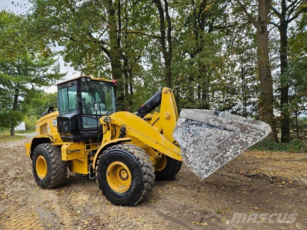 CAT 930 M Фронтальні навантажувачі