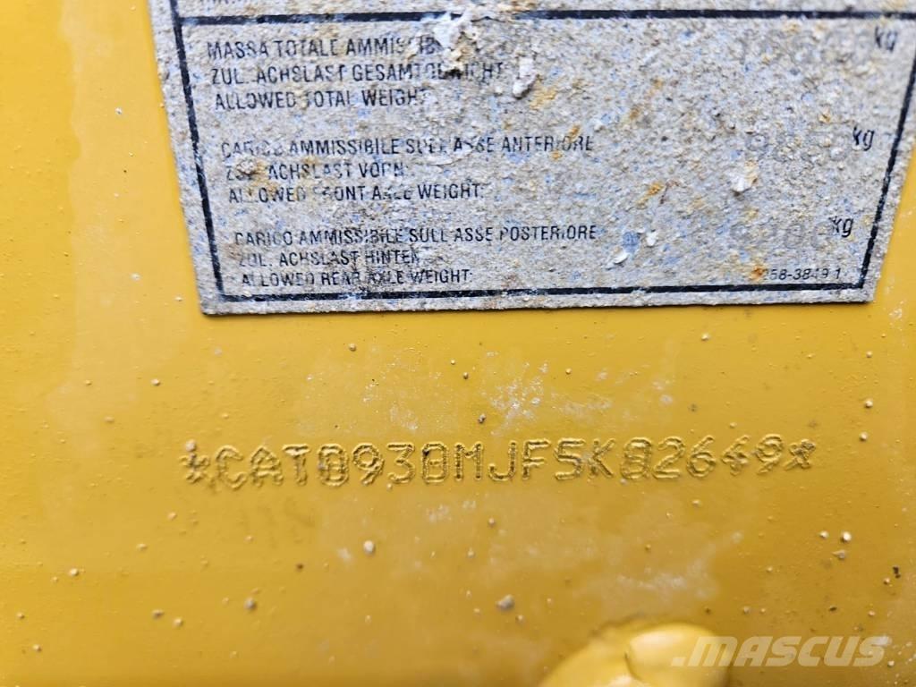CAT 930 M Фронтальні навантажувачі