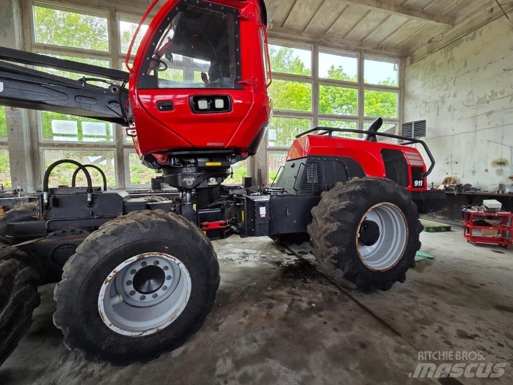 Komatsu 911 Харвестери