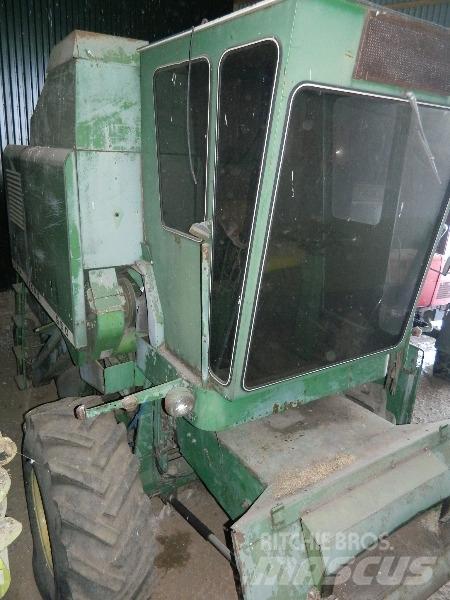 John Deere 960 Зернозбиральні комбайни