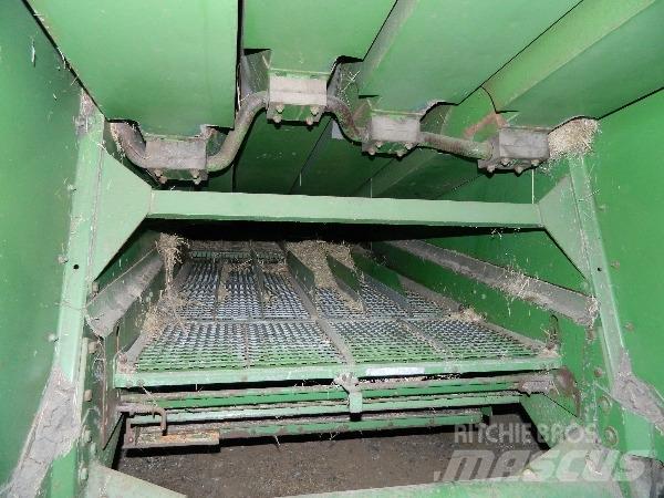 John Deere 960 Зернозбиральні комбайни