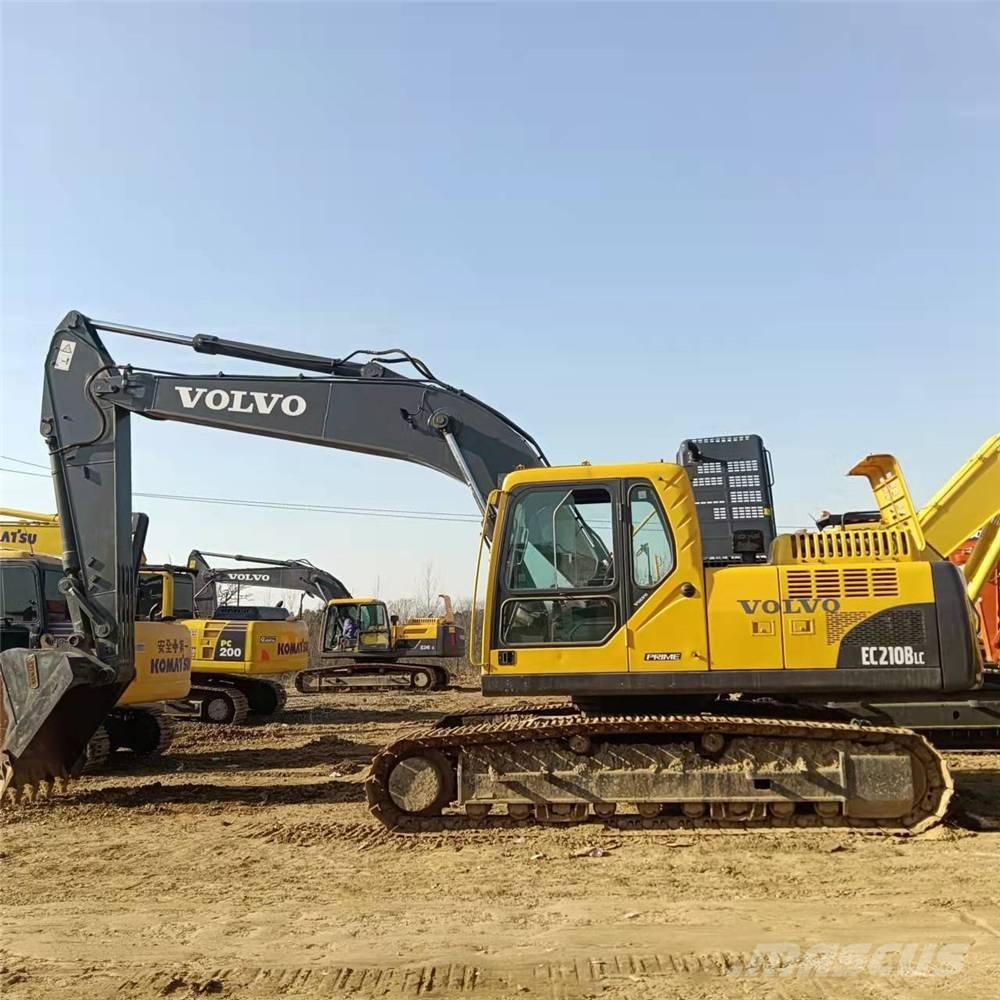 Volvo EC210B Гусеничні екскаватори