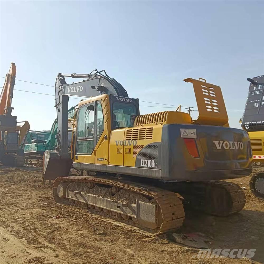 Volvo EC210B Гусеничні екскаватори