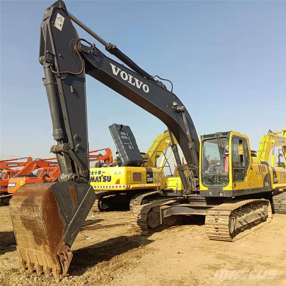 Volvo EC210B Гусеничні екскаватори