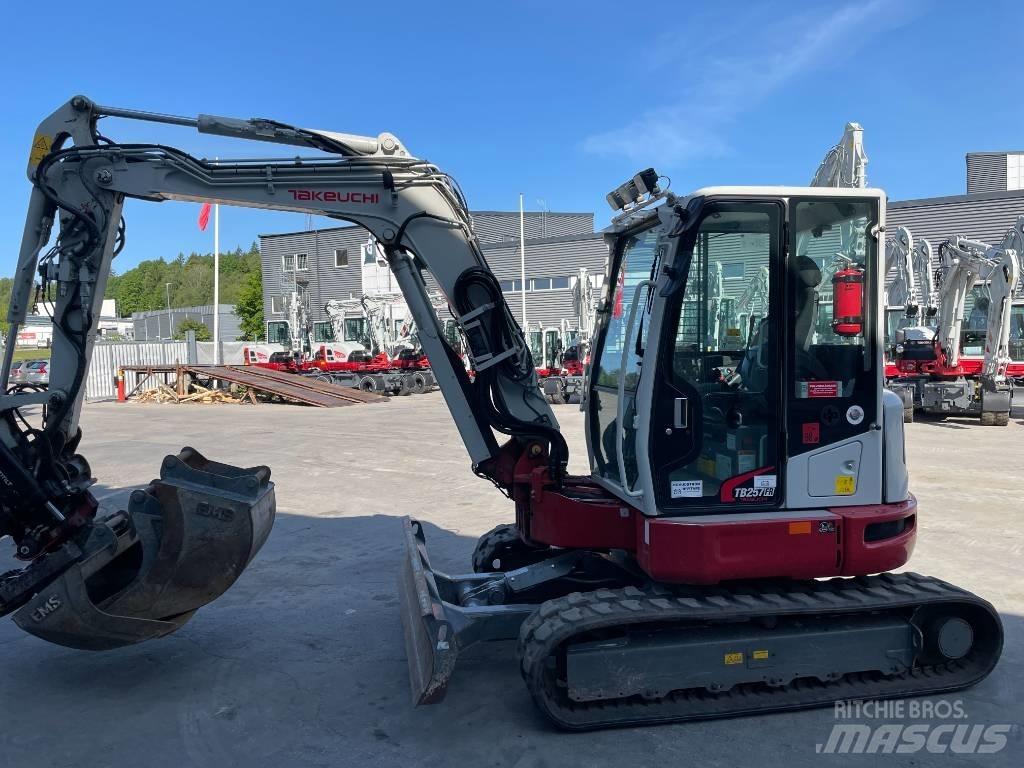 Takeuchi TB 257 FR Міні-екскаватори < 7т