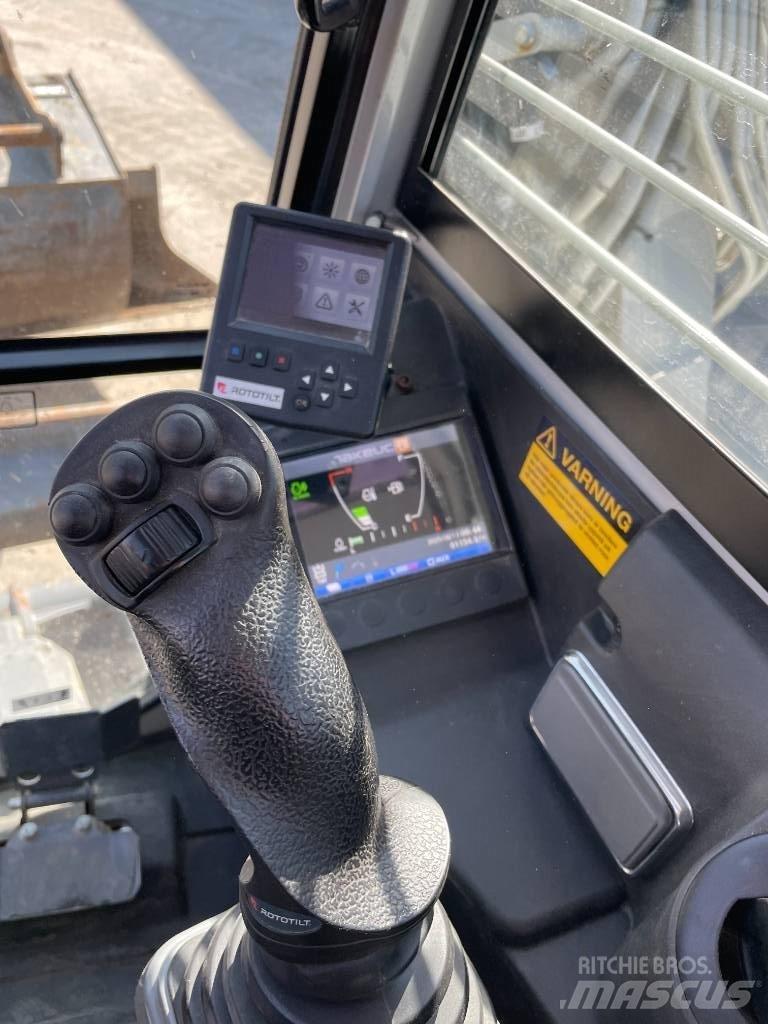 Takeuchi TB 257 FR Міні-екскаватори < 7т