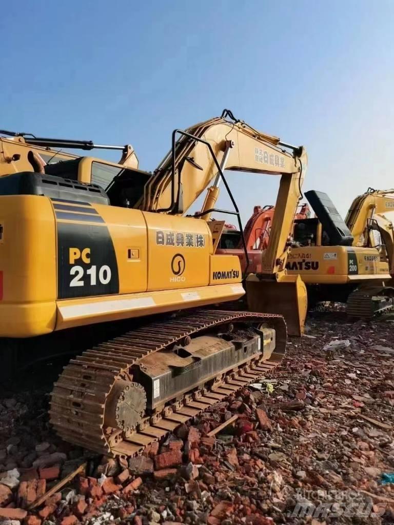 Komatsu PC 210 Гусеничні екскаватори