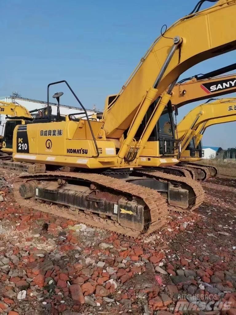 Komatsu PC 210 Гусеничні екскаватори