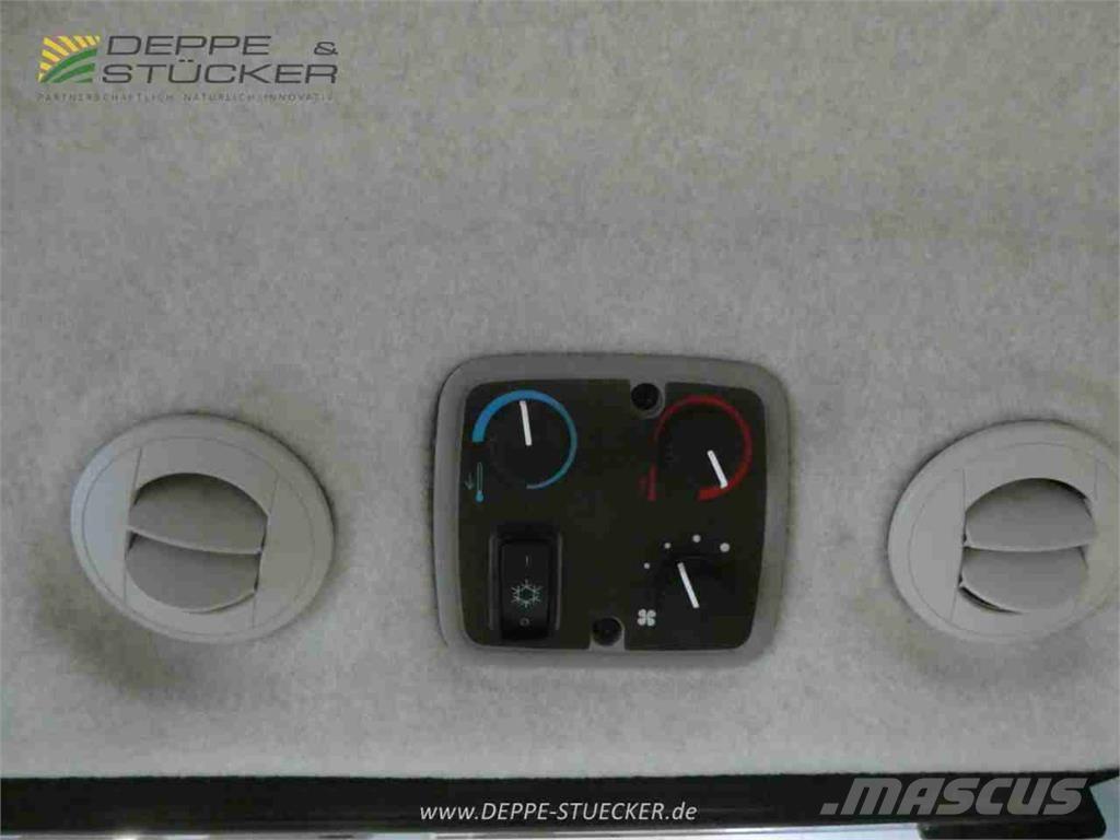 John Deere 3039R Трактори