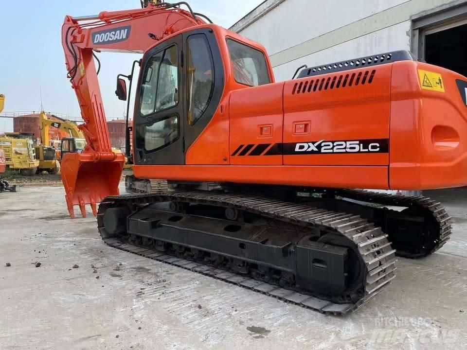 Doosan dx225 Гусеничні екскаватори