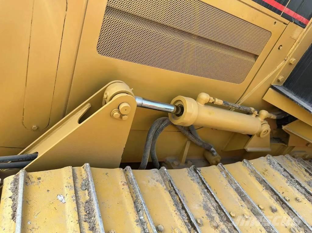 CAT D5C Гусеничні бульдозери